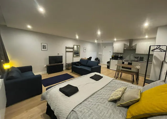 Market Haven Deluxe Studios Town Centre With Netflix, Business & Leisure Travellers